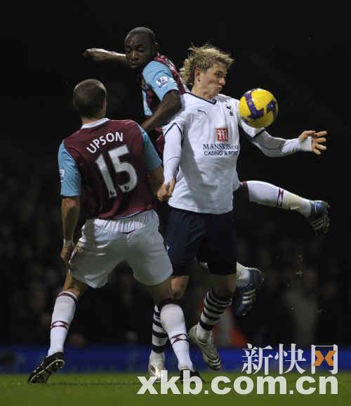  安东尼奥倒钩破门,西汉姆联主场惊天逆转热刺