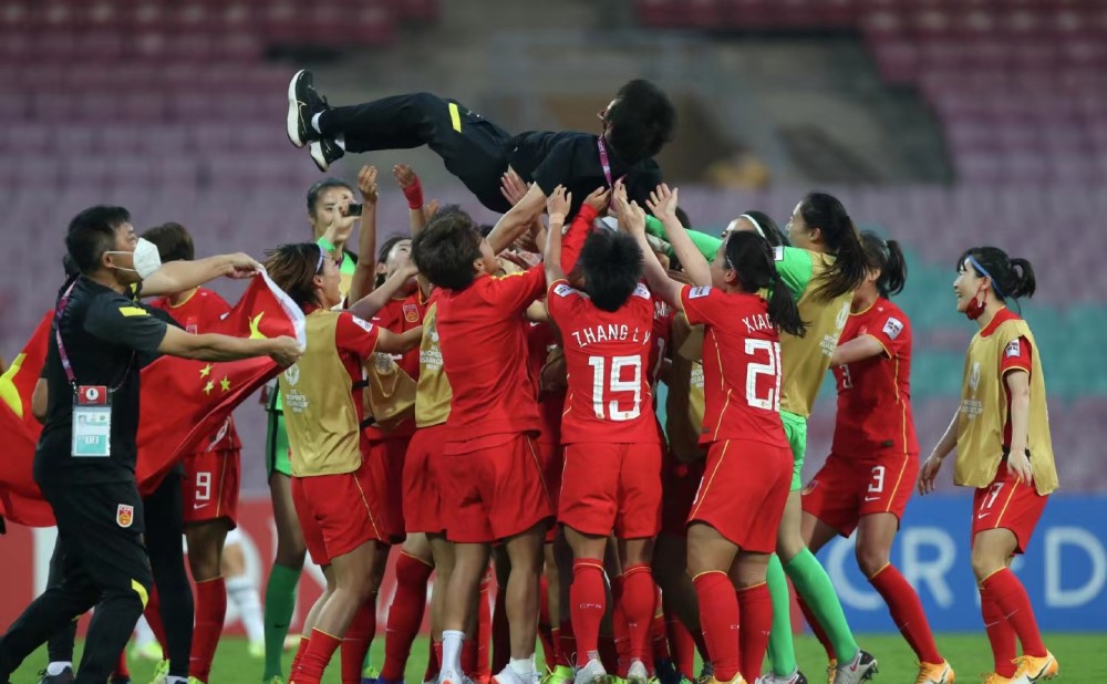  斯图加特老帅运筹帷幄，换人调整扭转战局